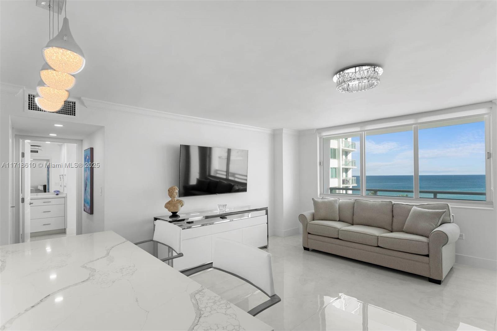 BURLEIGH HOUSE CONDO - Residential