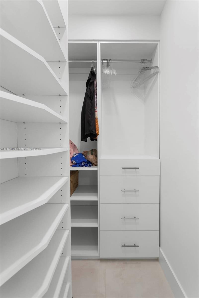 BURLEIGH HOUSE CONDO - Residential