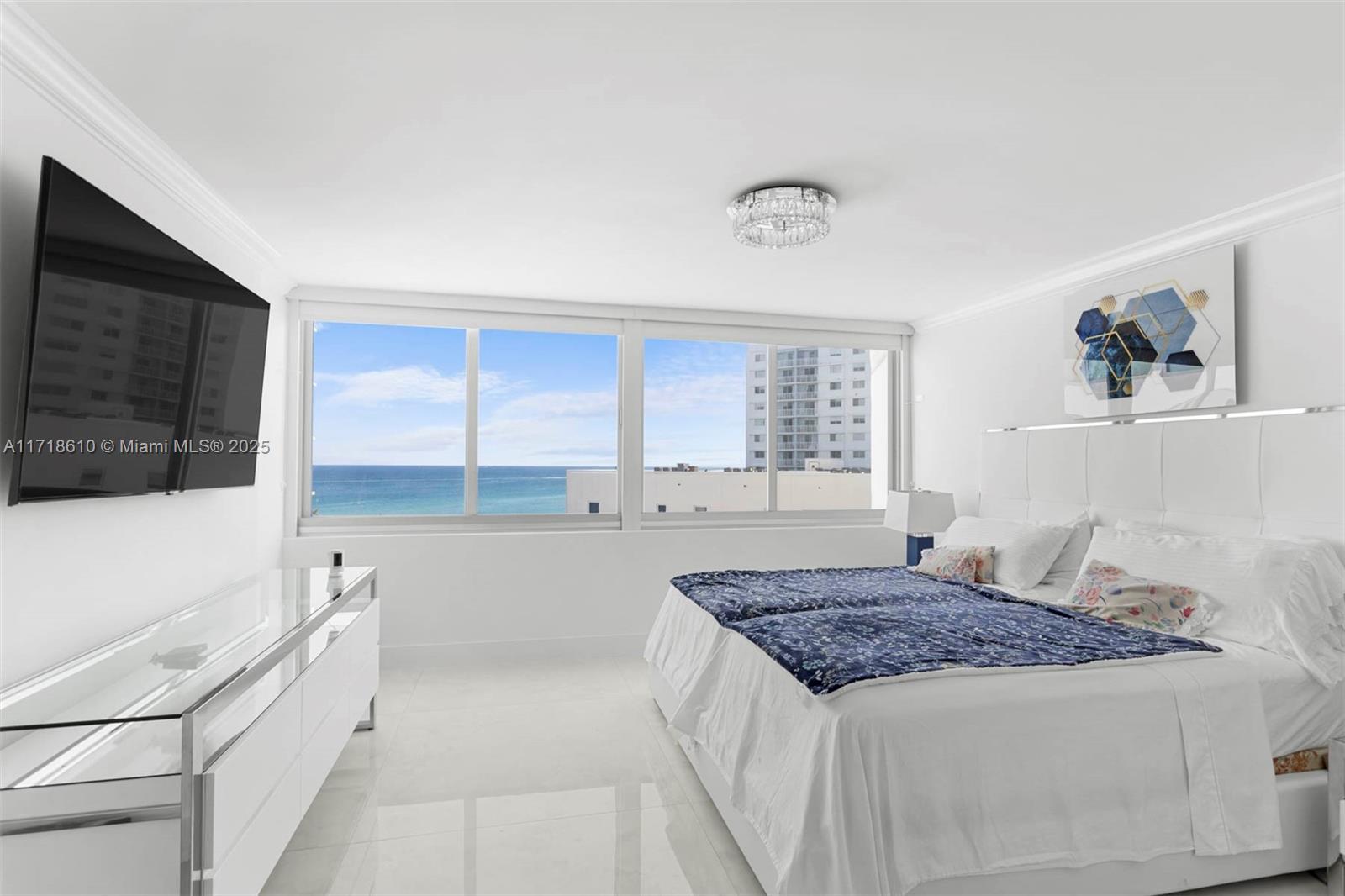BURLEIGH HOUSE CONDO - Residential