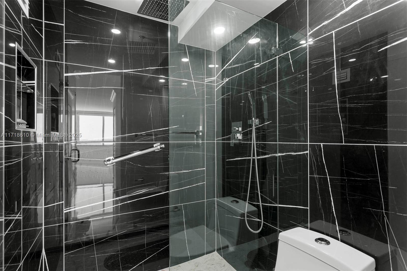 BURLEIGH HOUSE CONDO - Residential