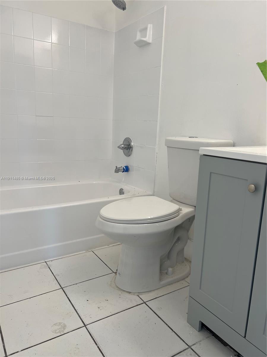 UNIVERSAL 590 CONDO - Residential Lease