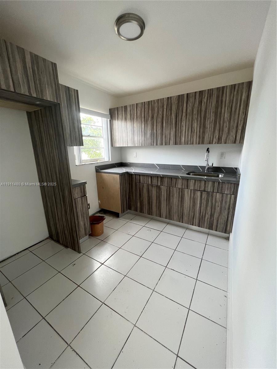 UNIVERSAL 590 CONDO - Residential Lease