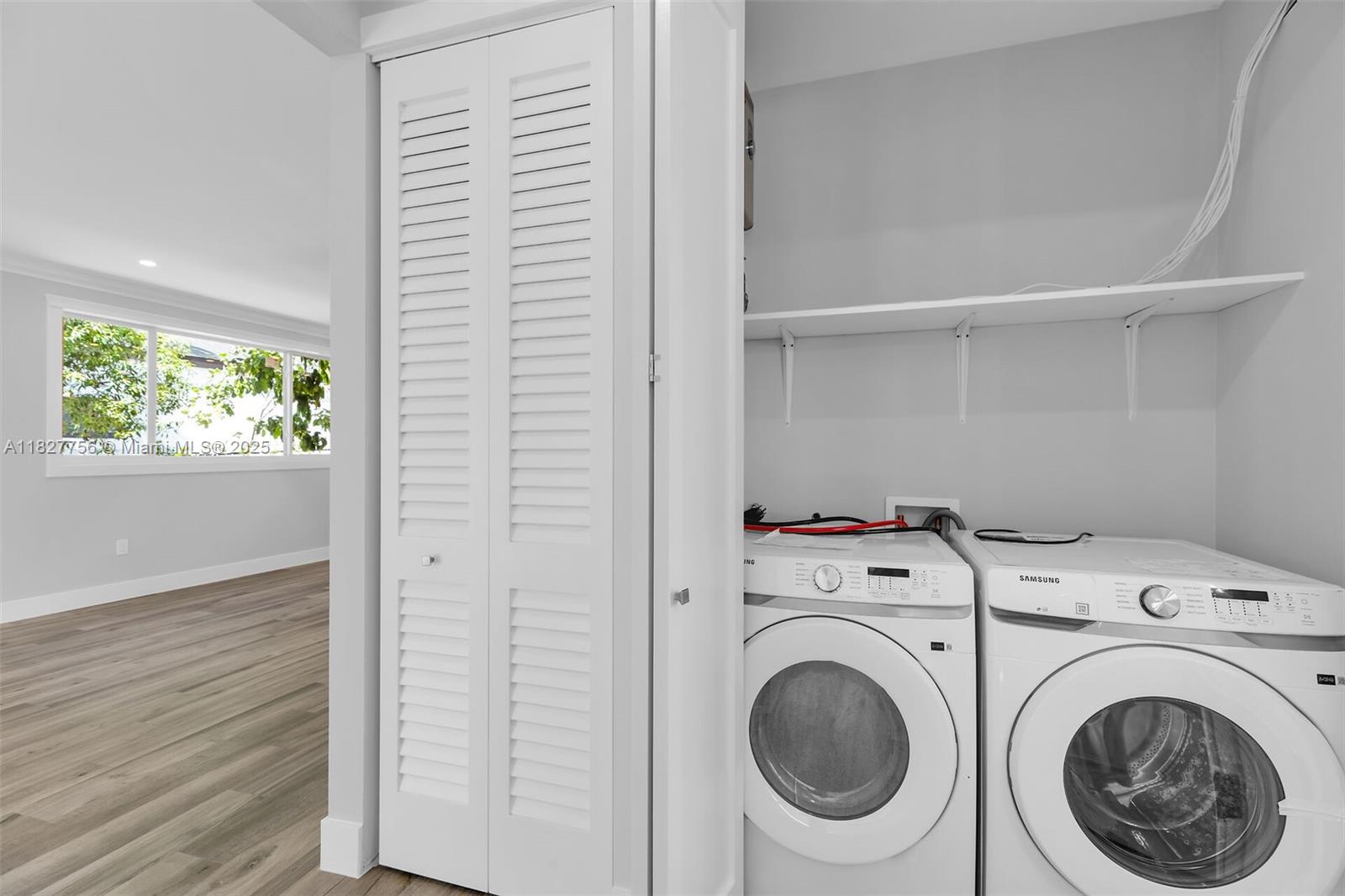 PARADISE POINT - Residential