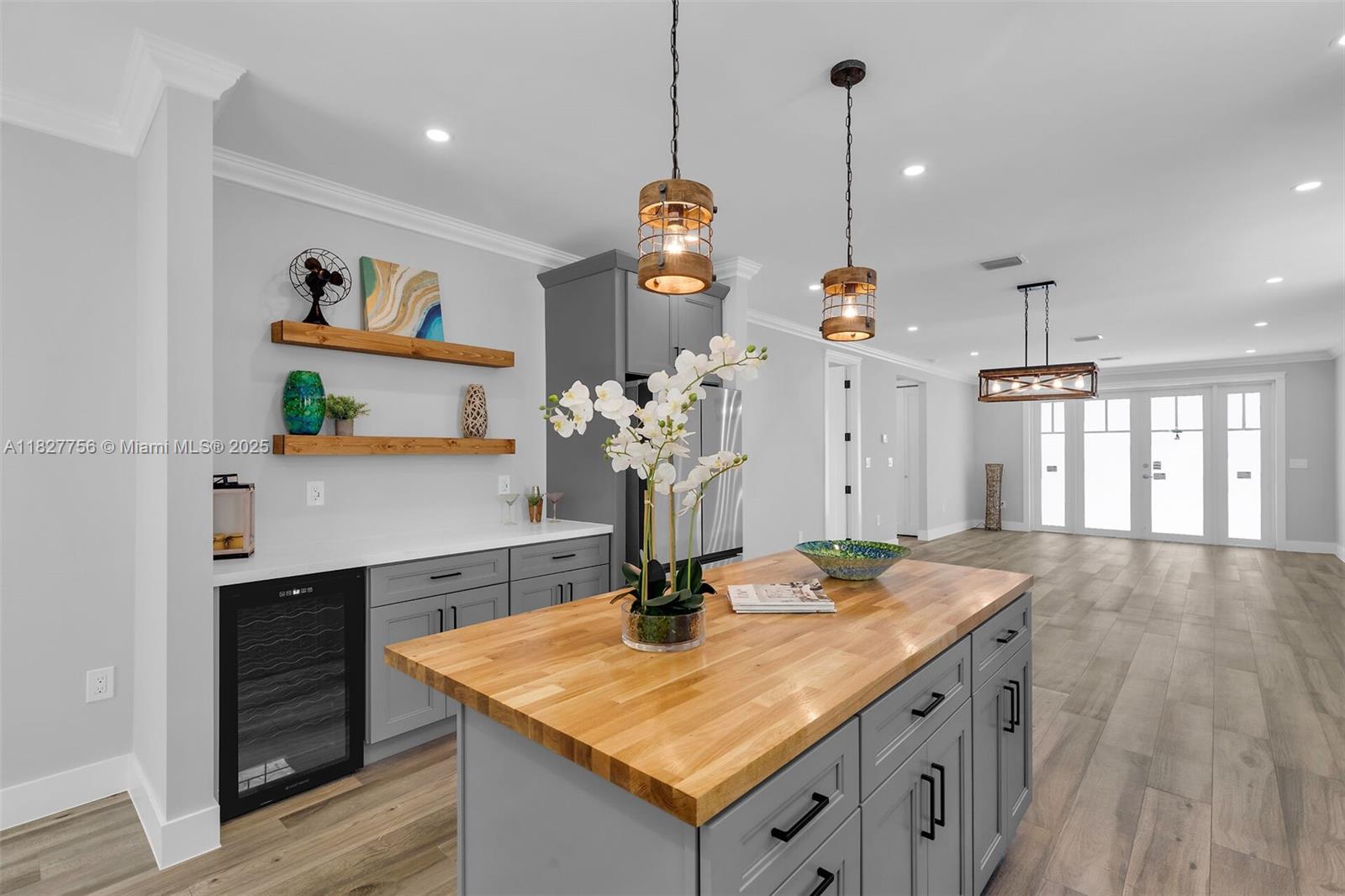 PARADISE POINT - Residential