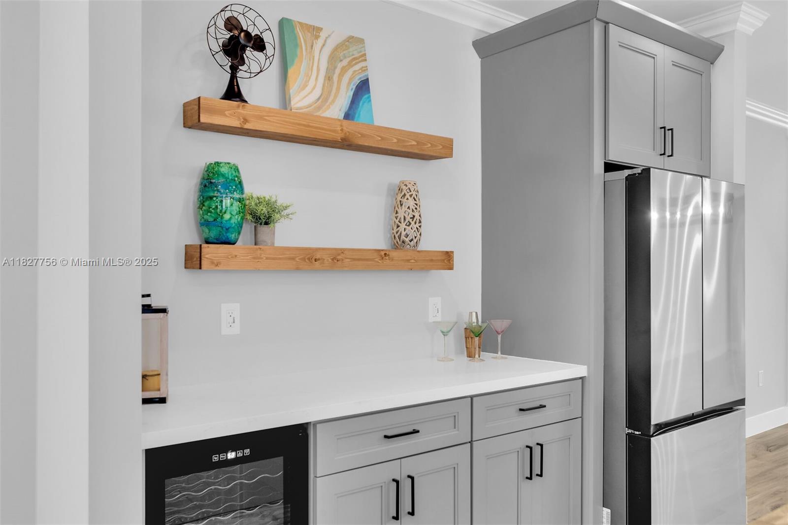 PARADISE POINT - Residential