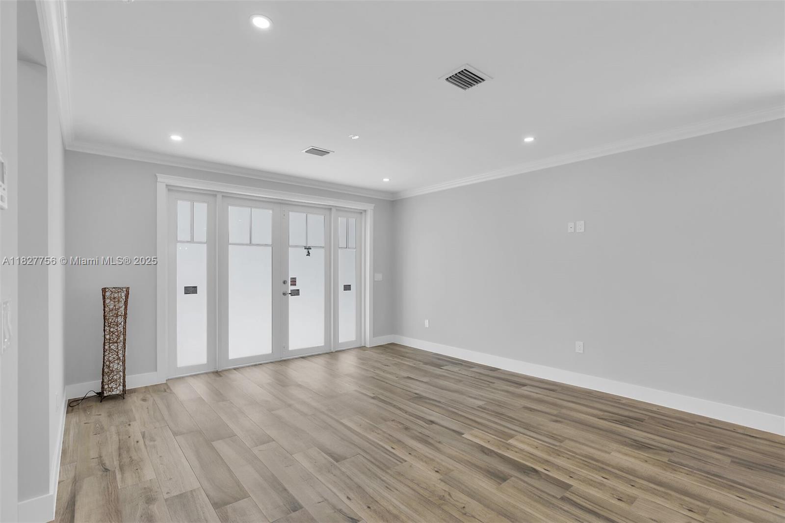 68 Coral Way