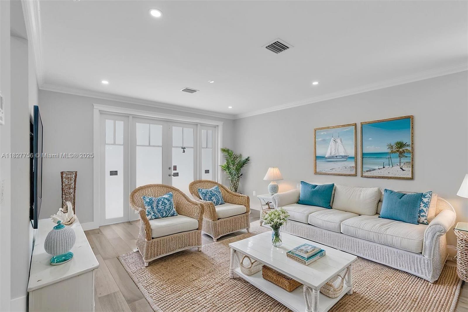 68 Coral Way