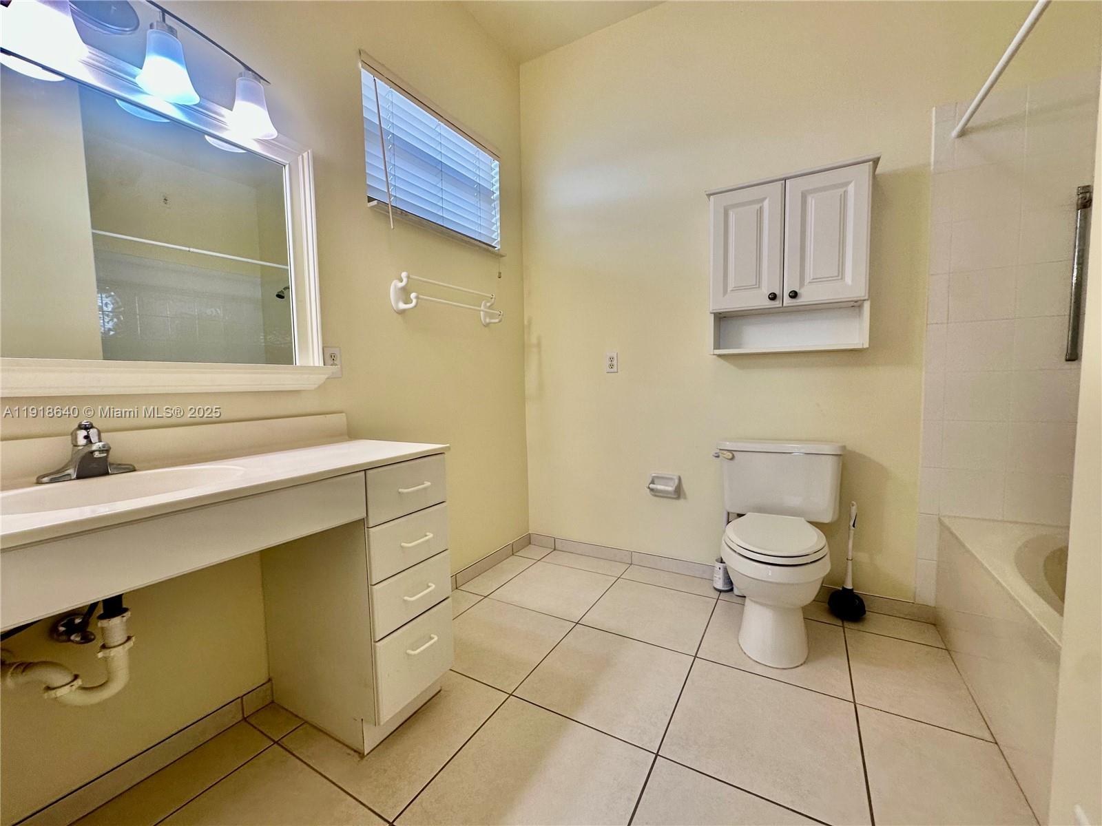 KEYS-GATE NO 1 - Residential