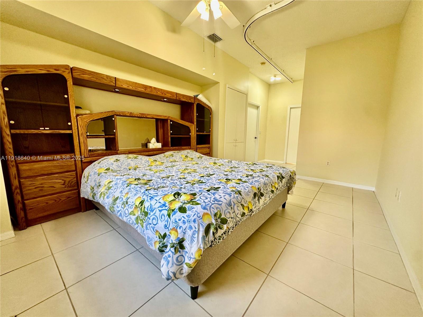 KEYS-GATE NO 1 - Residential