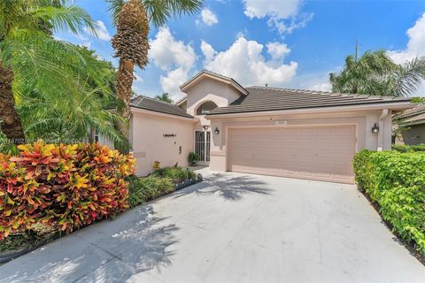 800 Clearbrook Park Cir Delray Beach FL 33445
