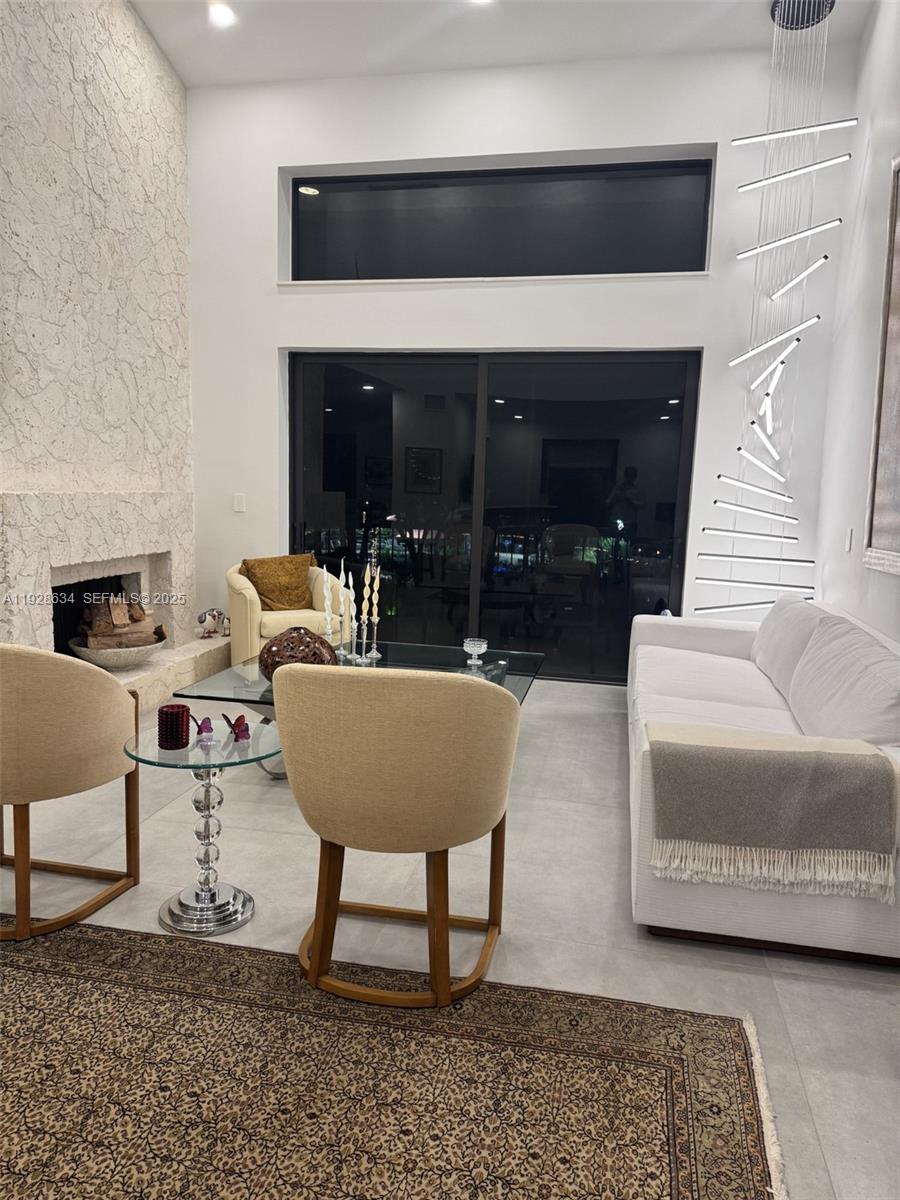 2000 S Bayshore Dr 46