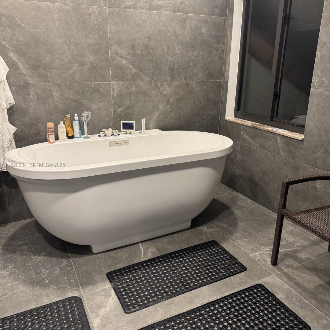 L HERMITAGE - Residential