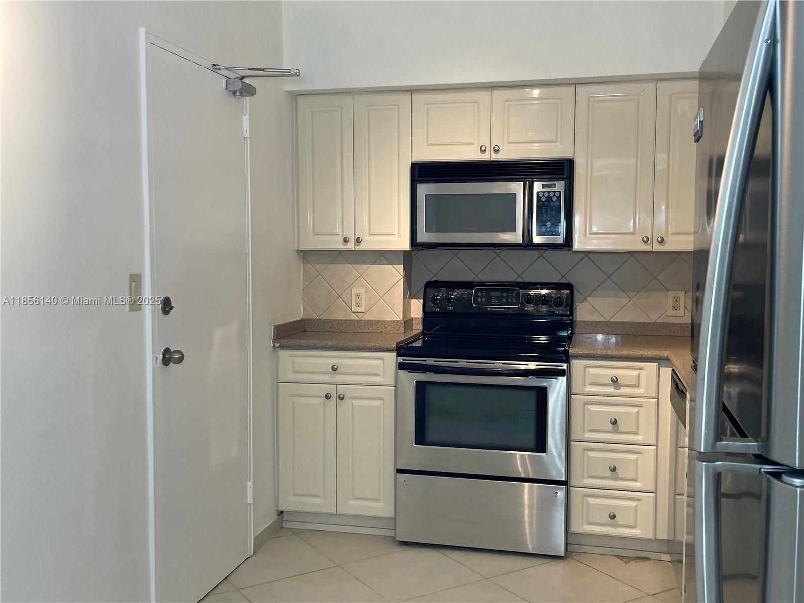 10185 Collins Ave 318