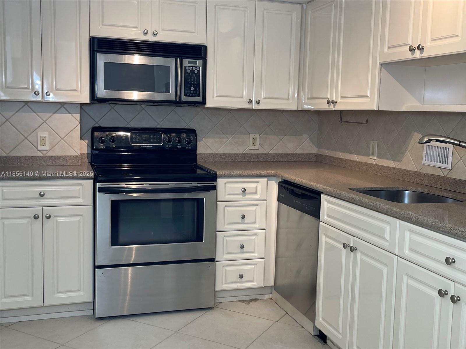 THE PLAZA OF BAL HARBOUR - Residential Lease