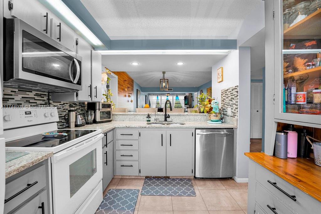 WHITEHALL CONDO AT CAMINO - Residential