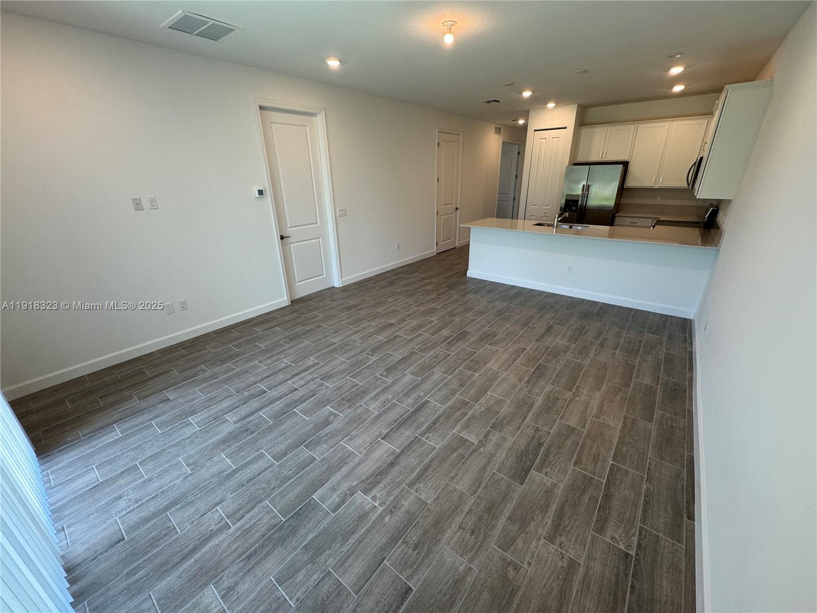 DELRAY TRAILS AT VILLA DE - Residential Lease