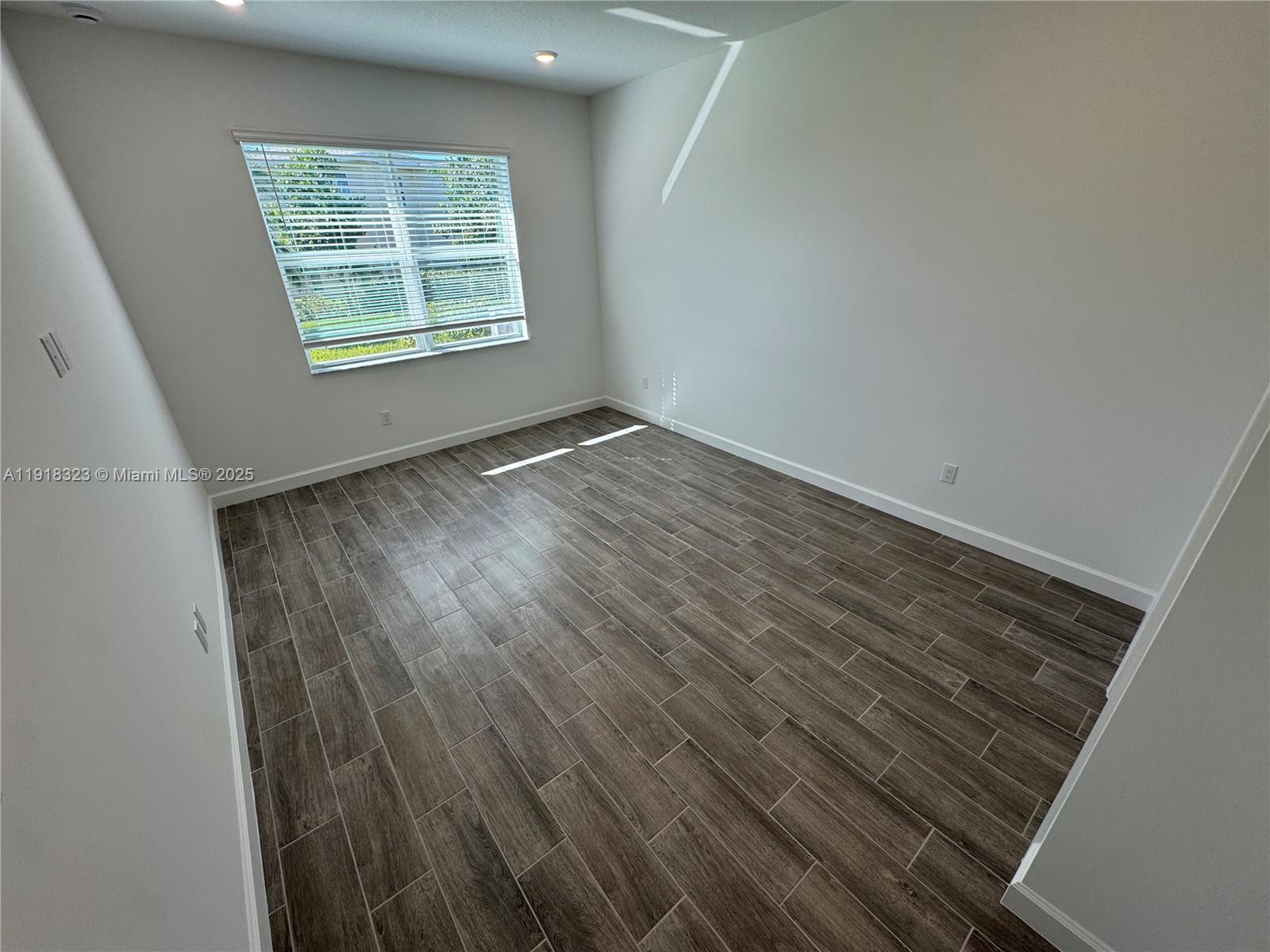 DELRAY TRAILS AT VILLA DE - Residential Lease