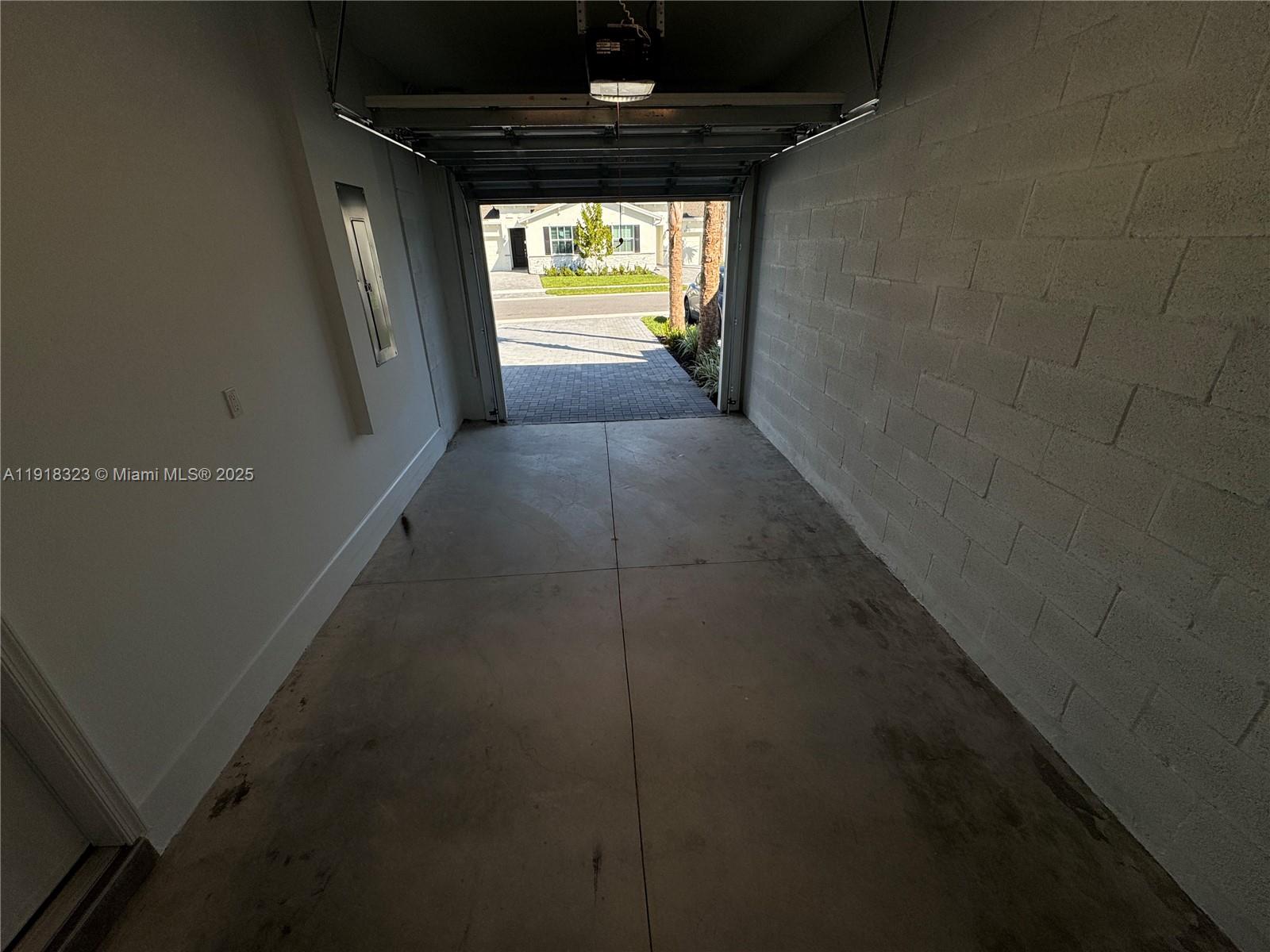 DELRAY TRAILS AT VILLA DE - Residential Lease