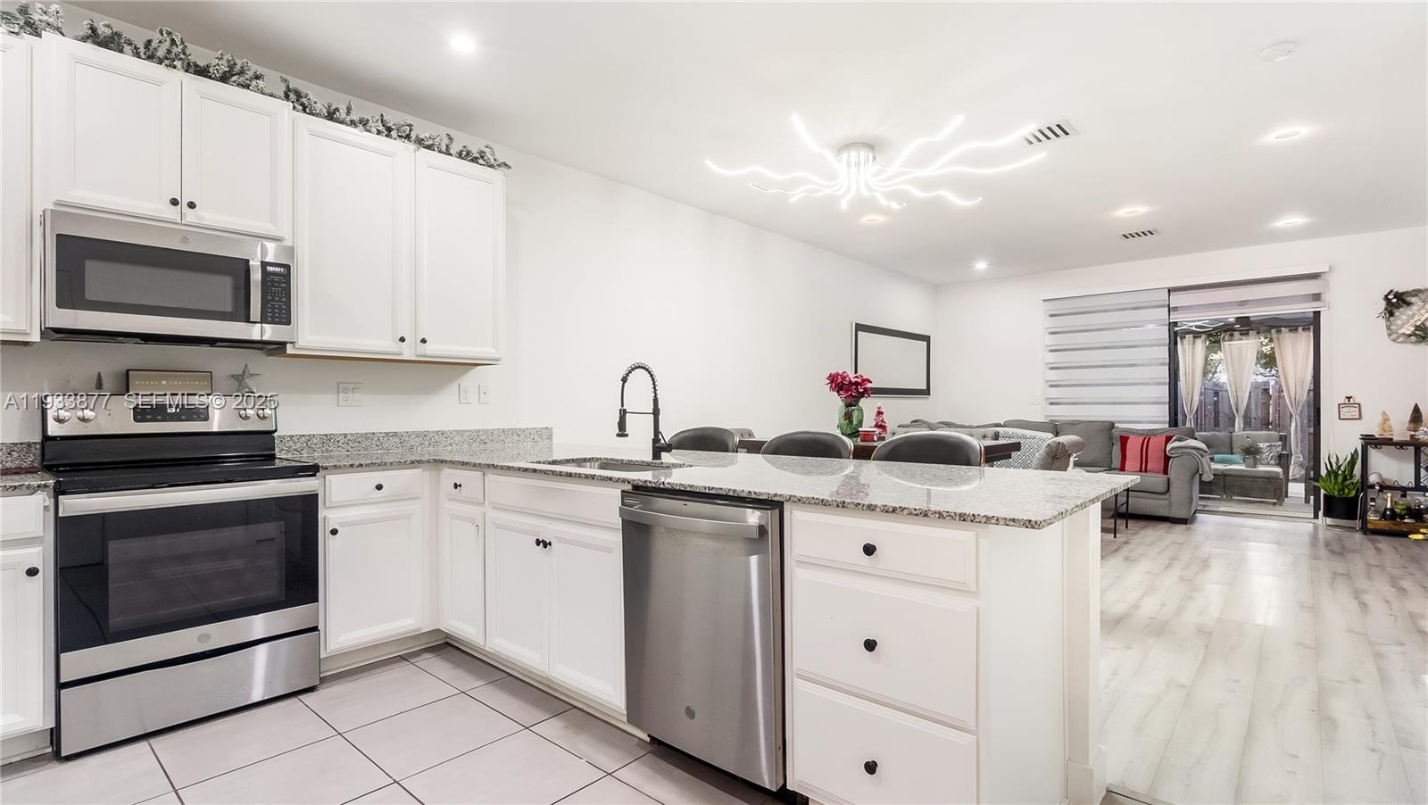 MC RESIDENTIAL - Residential