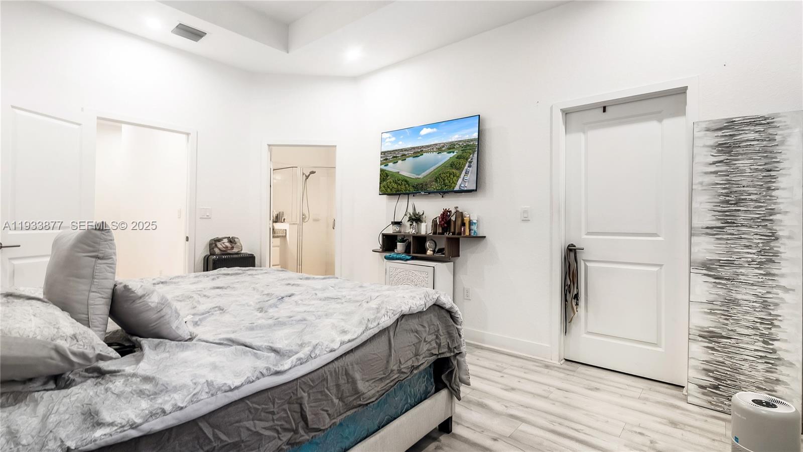 MC RESIDENTIAL - Residential