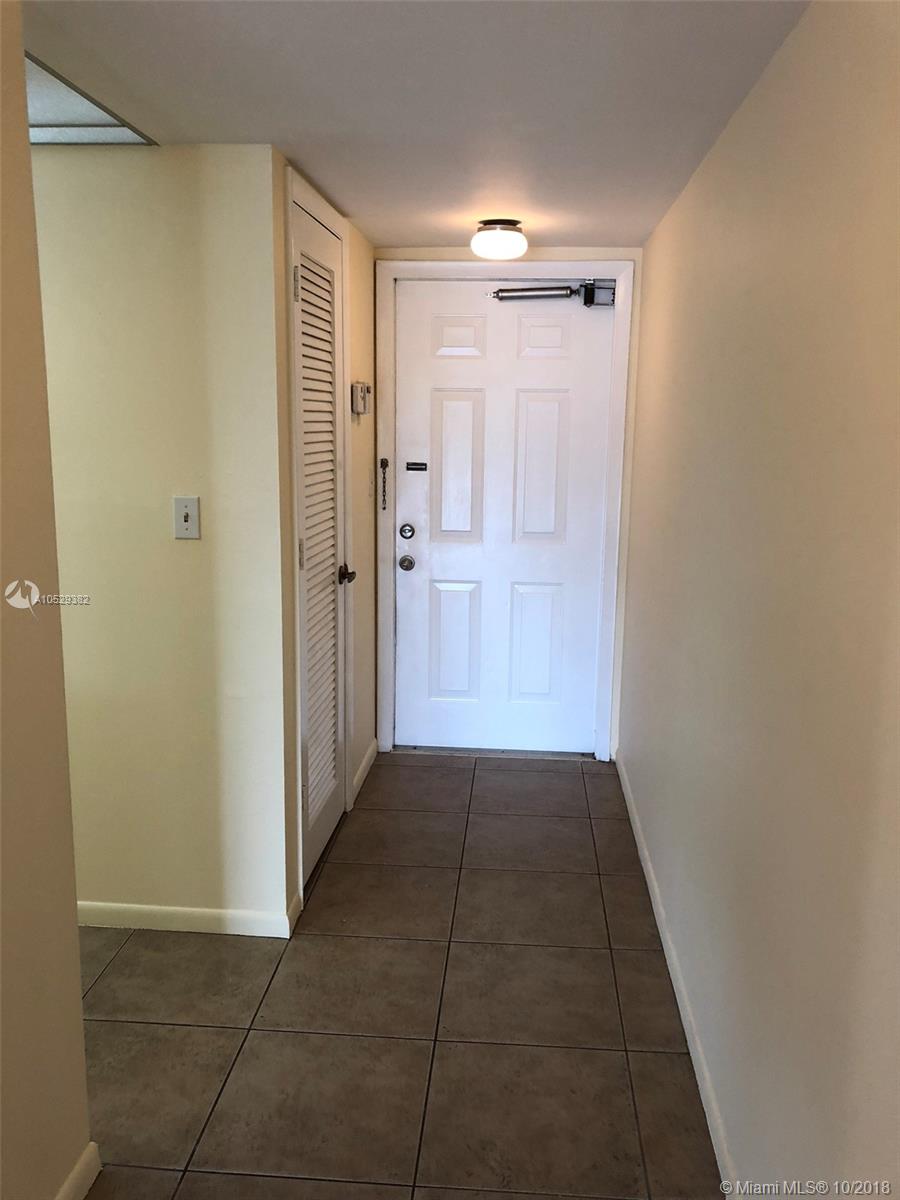 ROLLING HILLS GOLF & TENN - Residential