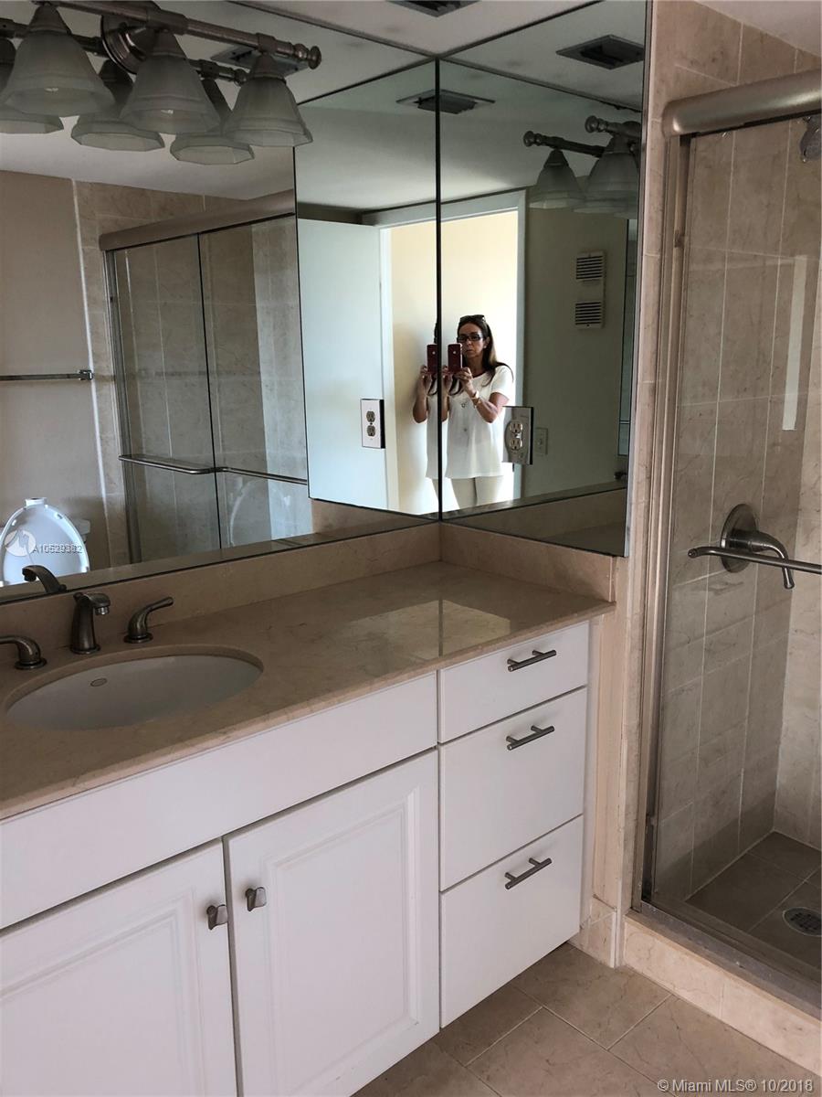 ROLLING HILLS GOLF & TENN - Residential