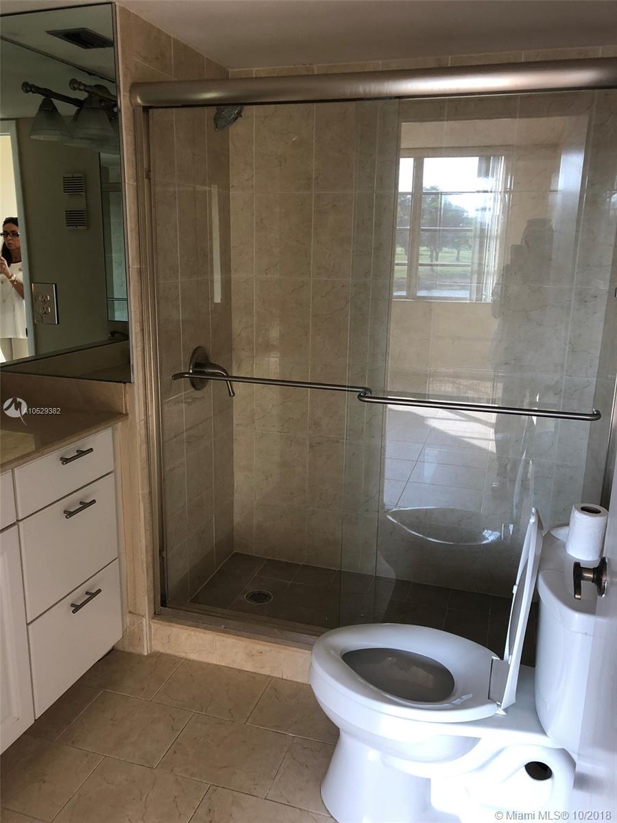 ROLLING HILLS GOLF & TENN - Residential