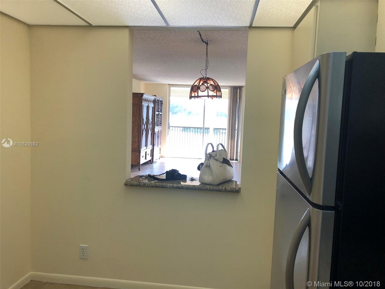 ROLLING HILLS GOLF & TENN - Residential