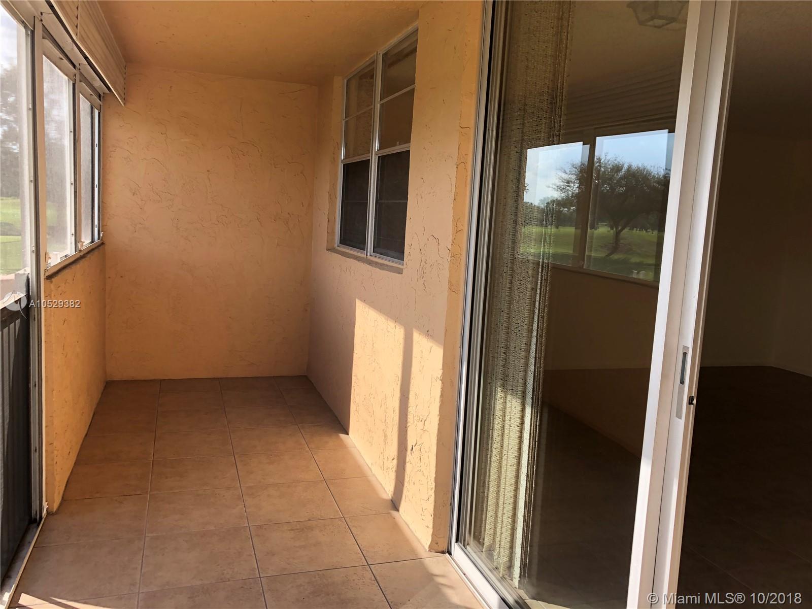 ROLLING HILLS GOLF & TENN - Residential