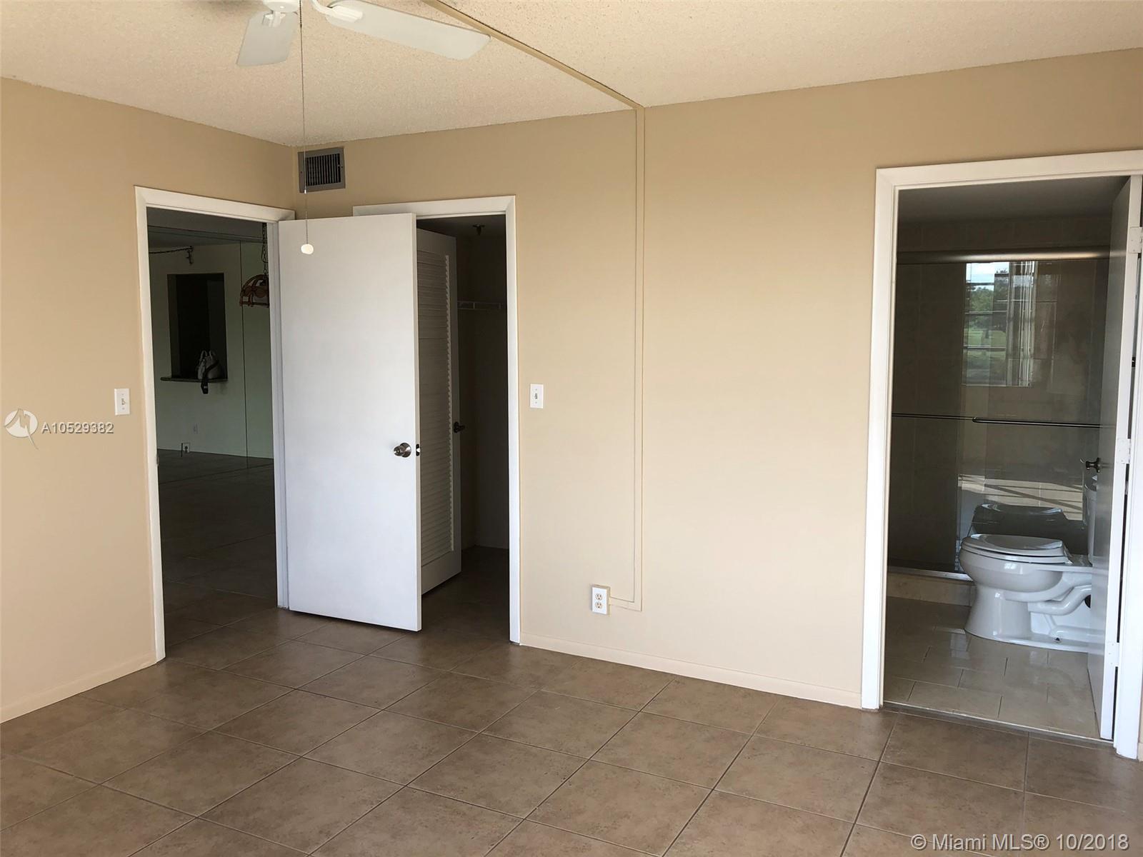 ROLLING HILLS GOLF & TENN - Residential