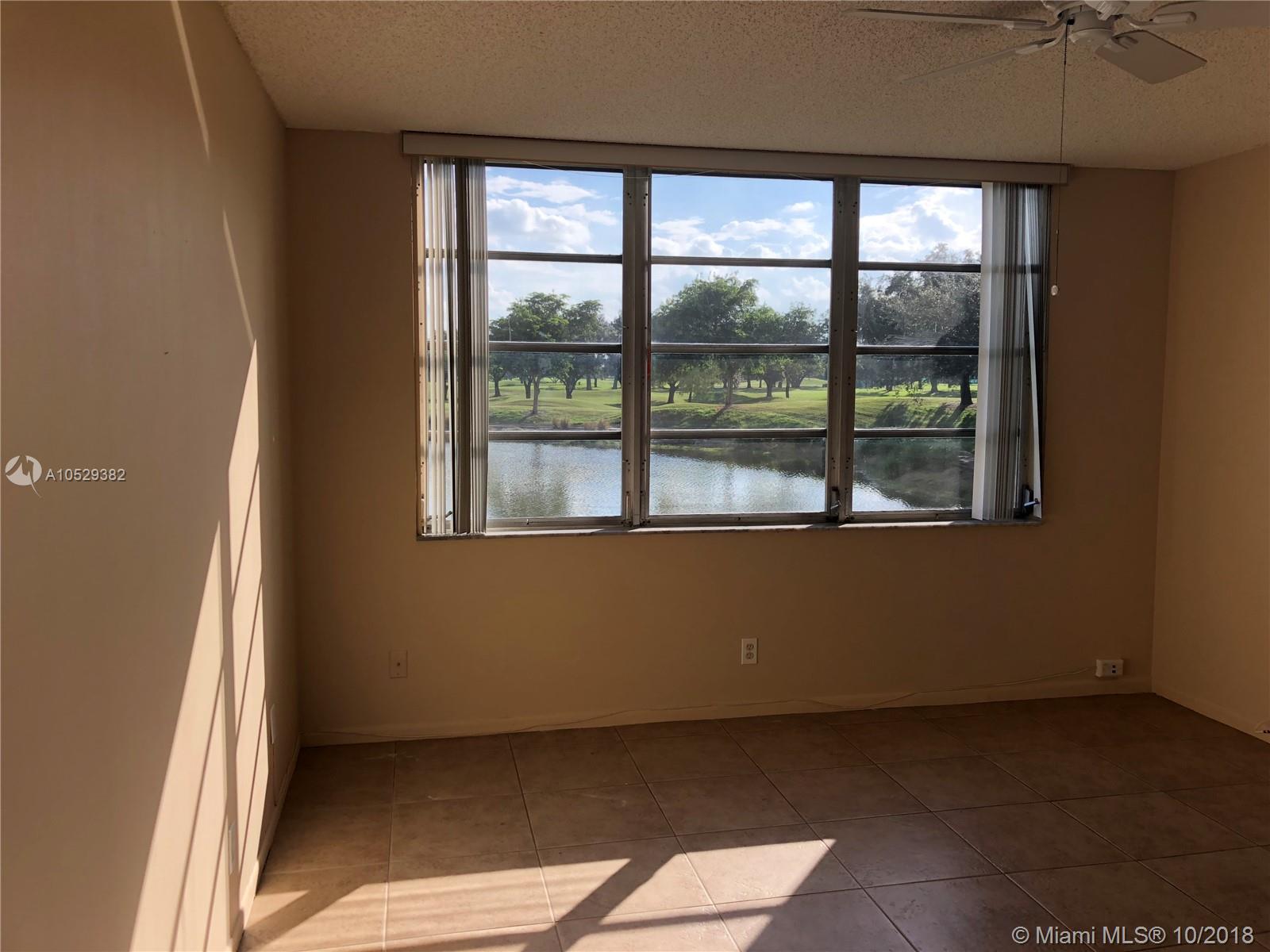 ROLLING HILLS GOLF & TENN - Residential