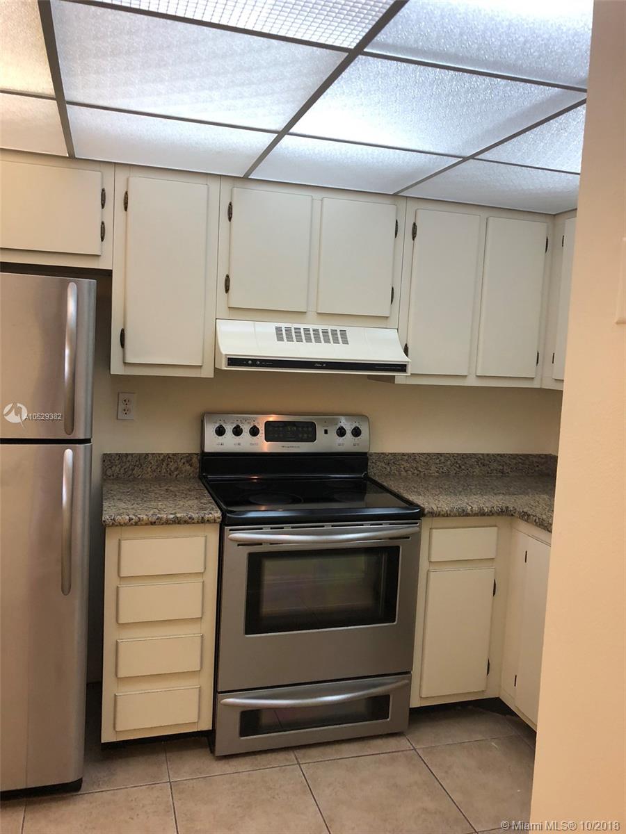 ROLLING HILLS GOLF & TENN - Residential