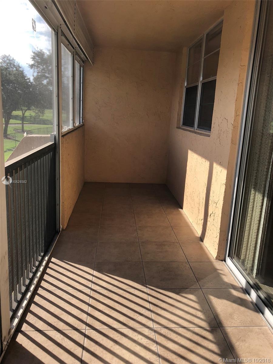 ROLLING HILLS GOLF & TENN - Residential