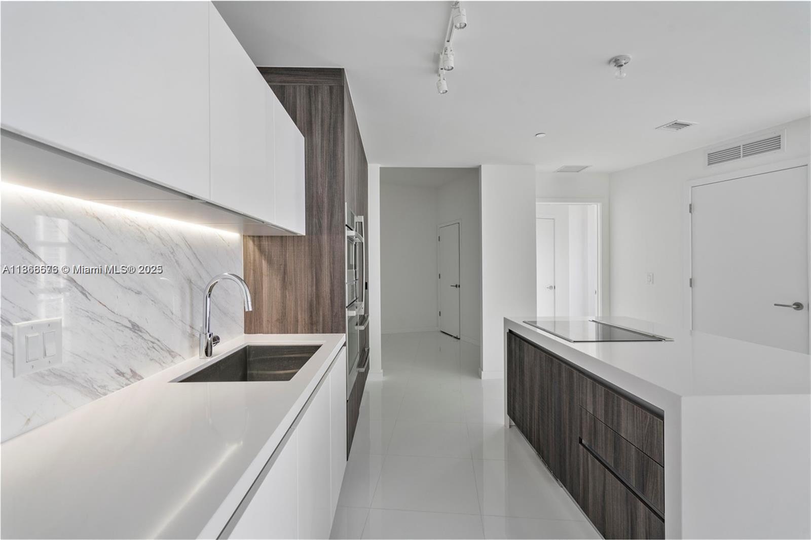 PARAMOUNT MIAMI WORLDCENT - Residential