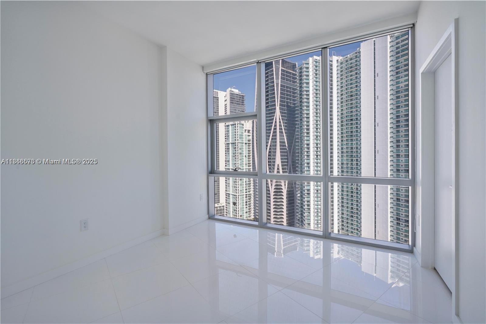 PARAMOUNT MIAMI WORLDCENT - Residential