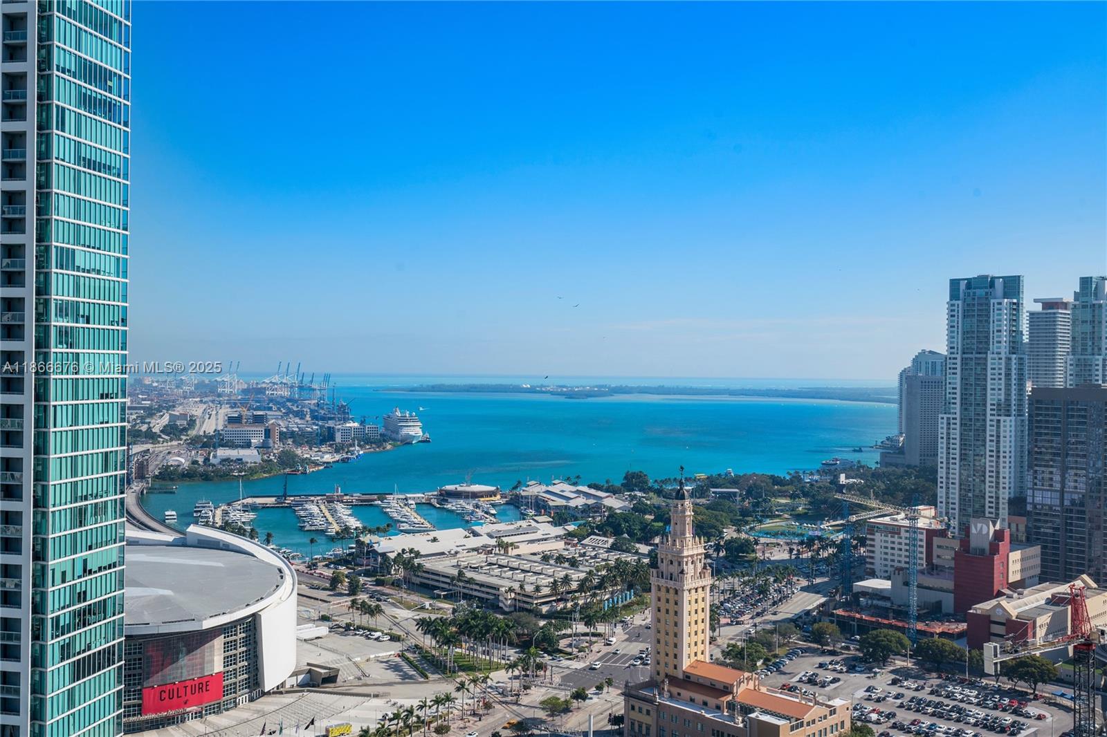 AVAILABLE NOW!!PARAMOUNT MIAMI WORLD CENTER, A MUST SEE 2 BEDROOM/ 3 BATHROOM + DEN SUITE WITH AN AMAZING VIEW. THE DEN CAN BE USED AS 3RD BEDROOM. PRIVATE ELEVATOR TO YOUR PRIVATE LOBBY, SPACIOUS KITCHEN/ LIVING AREA. THE KITCHEN IS EQUIPPED WITH BOSCH APPLIANCES, SUB-ZERO FRIDGE AND GLASS-TOP STOVE WITH STAINLESS STEEL HIDDEN VENT. THE BUILDING HAS AMAZING AMENITIES FOR EVERYONE INCLUDING INDOORS BASKETBALL COURT, 5 POOLS, SPA, GYM WITH BOXING AREA, BBQ KITCHEN, VIRTUAL GOLF, RECORDING STUDIO, RACQUETBALL, YOGA STUDIO, SUNRISE POOL, & KIDS PLAY AREA. LOCATED IN A PRIME AREA ITS MINUTES FROM TRAIN STATION, MIAMI HEAT'S KASEYA CENTER ARENA, BAY SIDE, LUXURY RETAILERS, RESTAURANTS AND MUSEUMS.