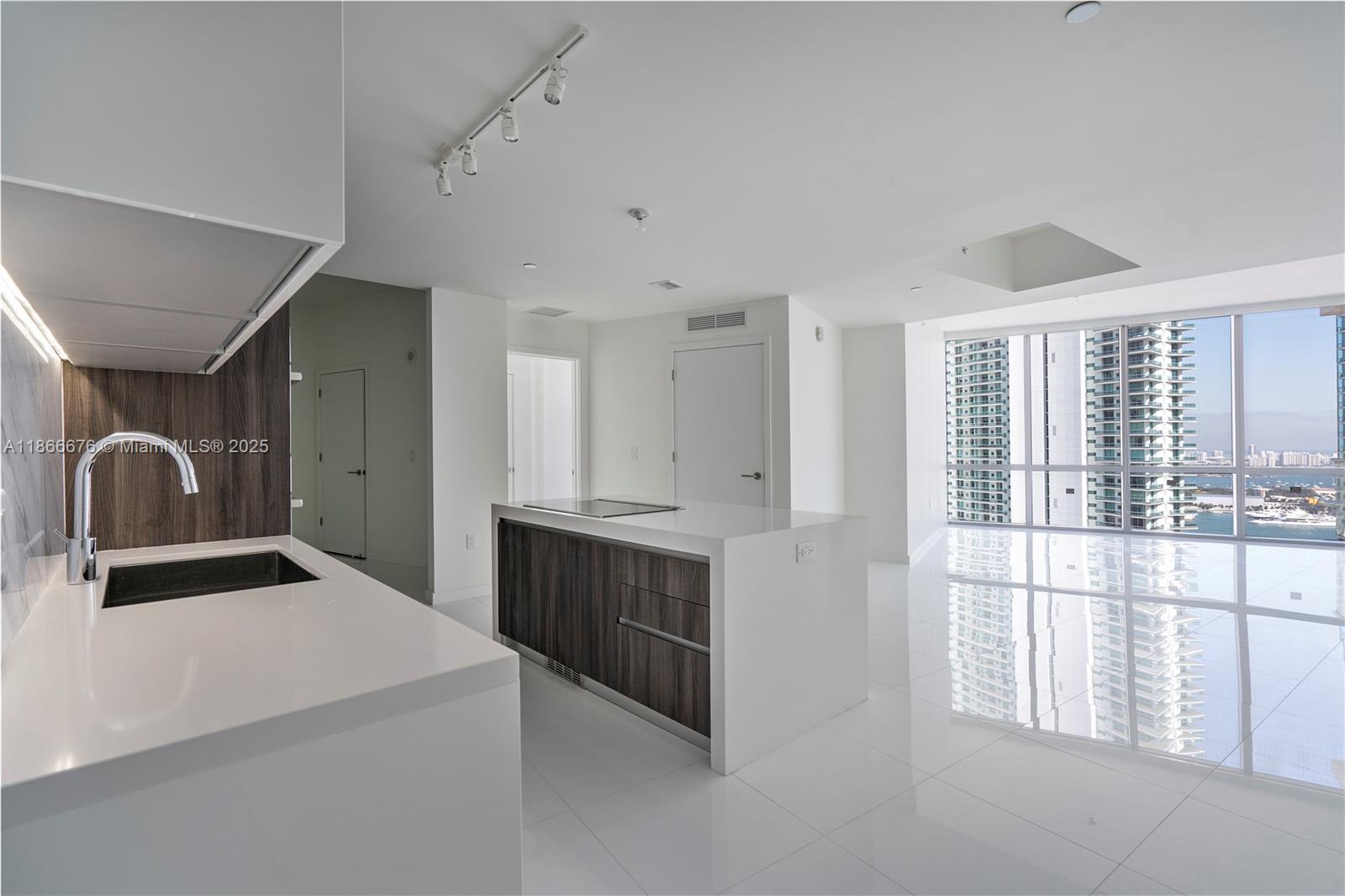 PARAMOUNT MIAMI WORLDCENT - Residential