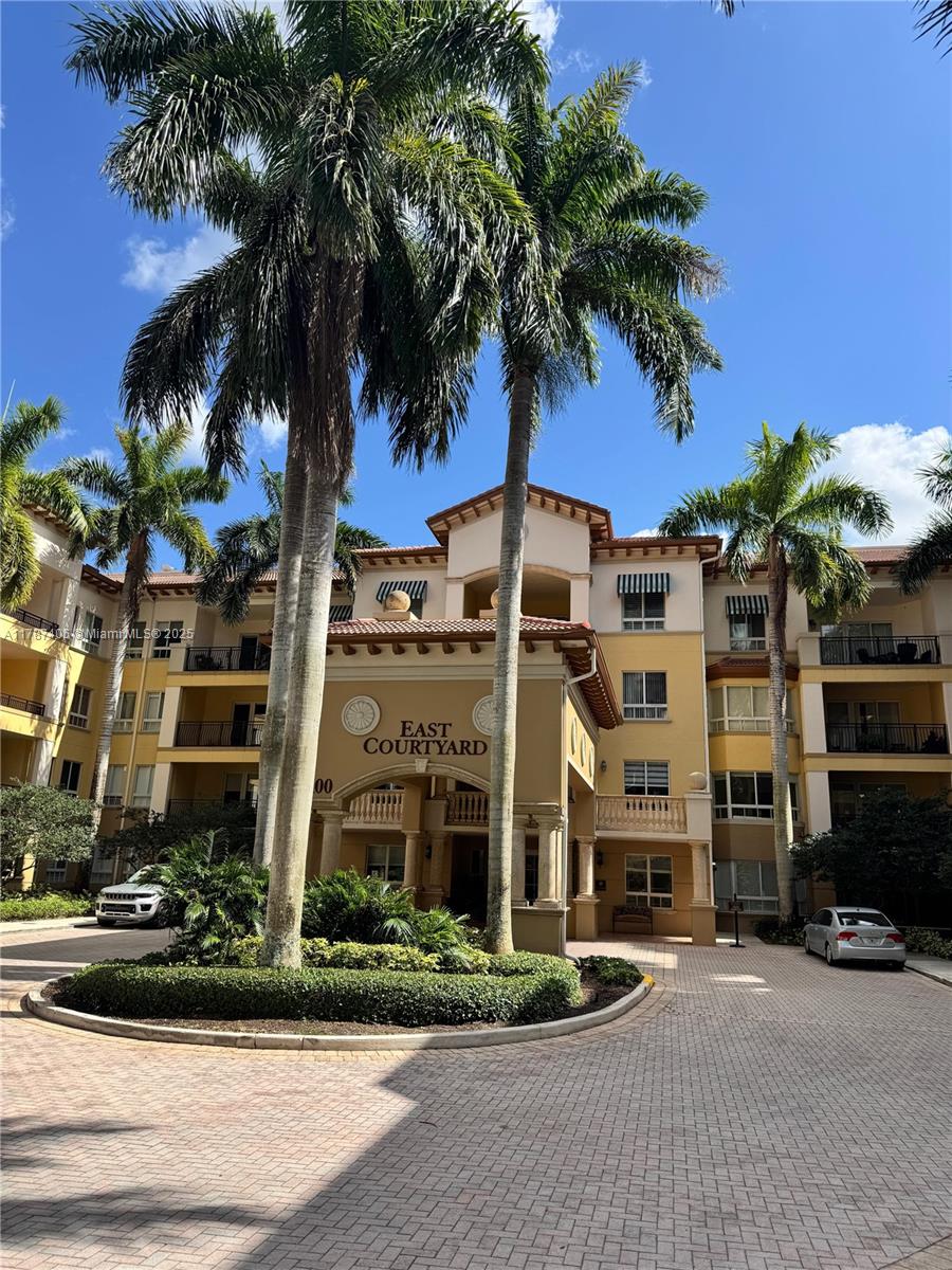 Rental Property at 16100 Emerald Estates Dr 281, Weston, Broward County, Florida - Bedrooms: 2 
Bathrooms: 3  - $3,400 MO.