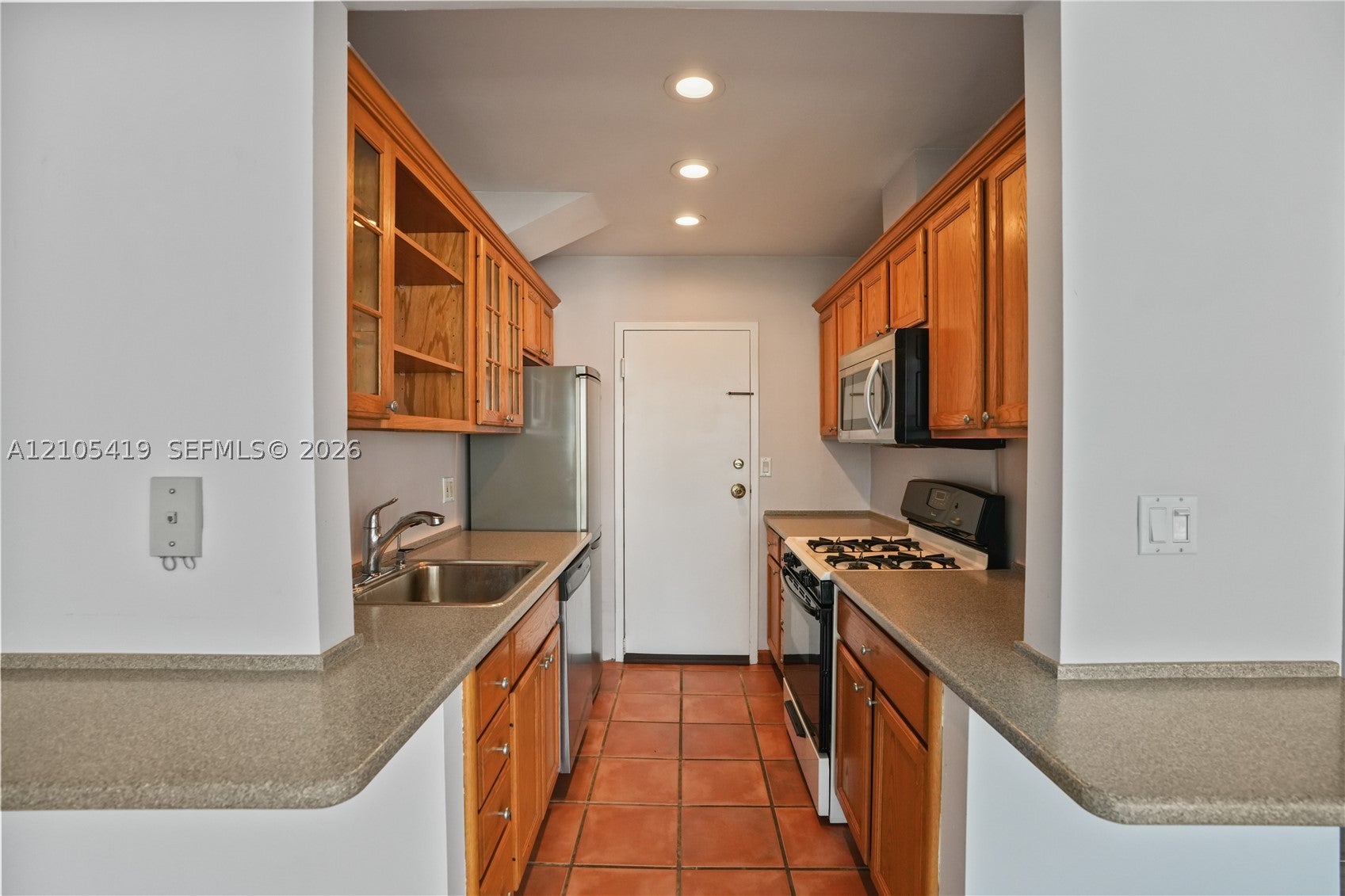 700 Biltmore Way 711