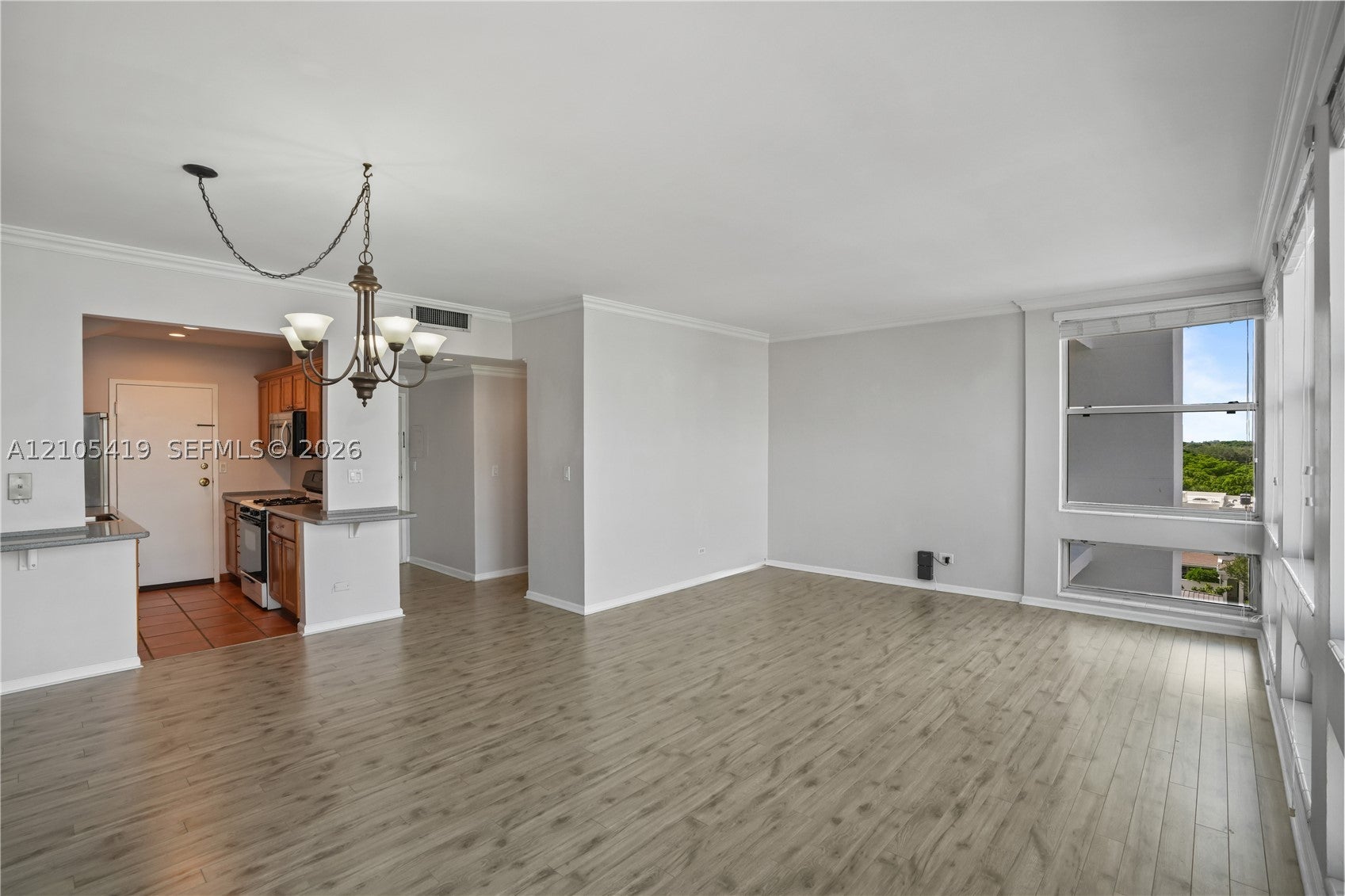 700 Biltmore Way 711