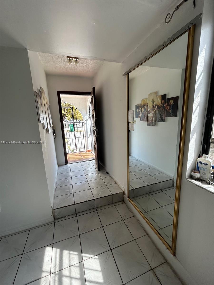 ALTAMIRA GARDENS CONDO - Residential