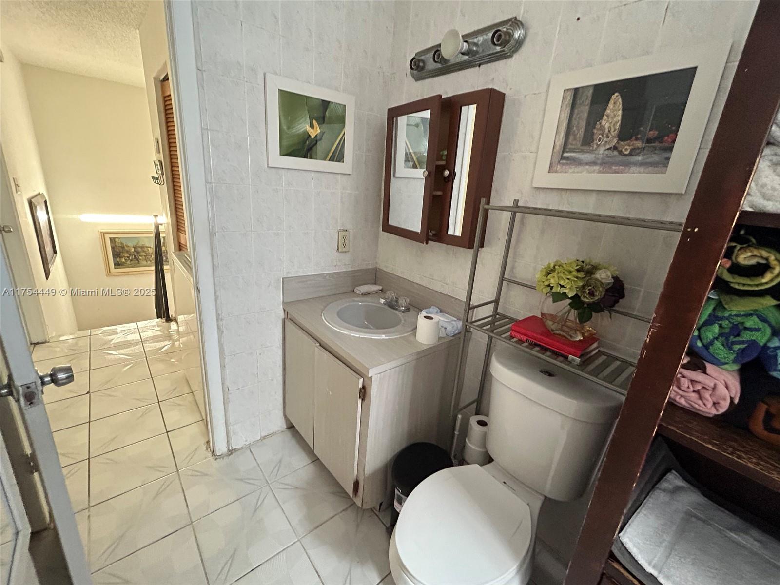 ALTAMIRA GARDENS CONDO - Residential