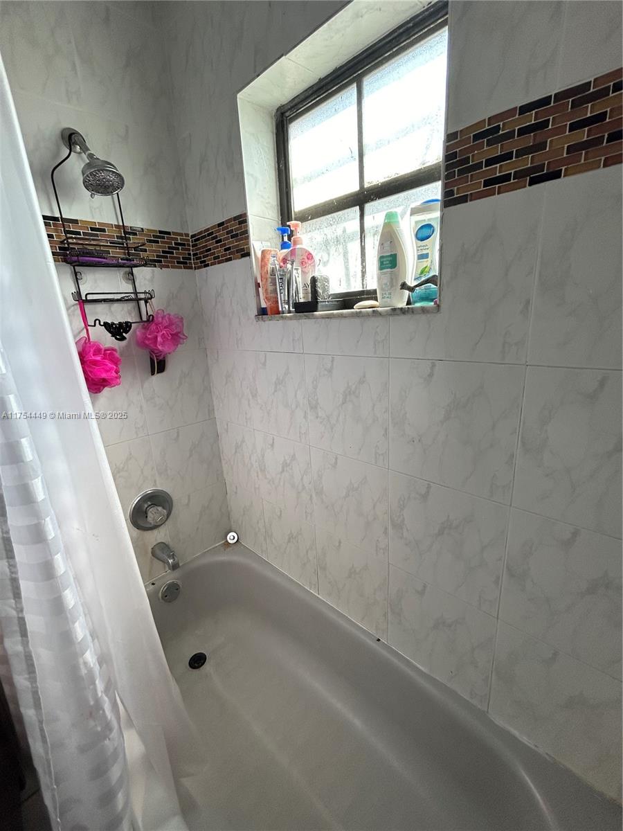 ALTAMIRA GARDENS CONDO - Residential