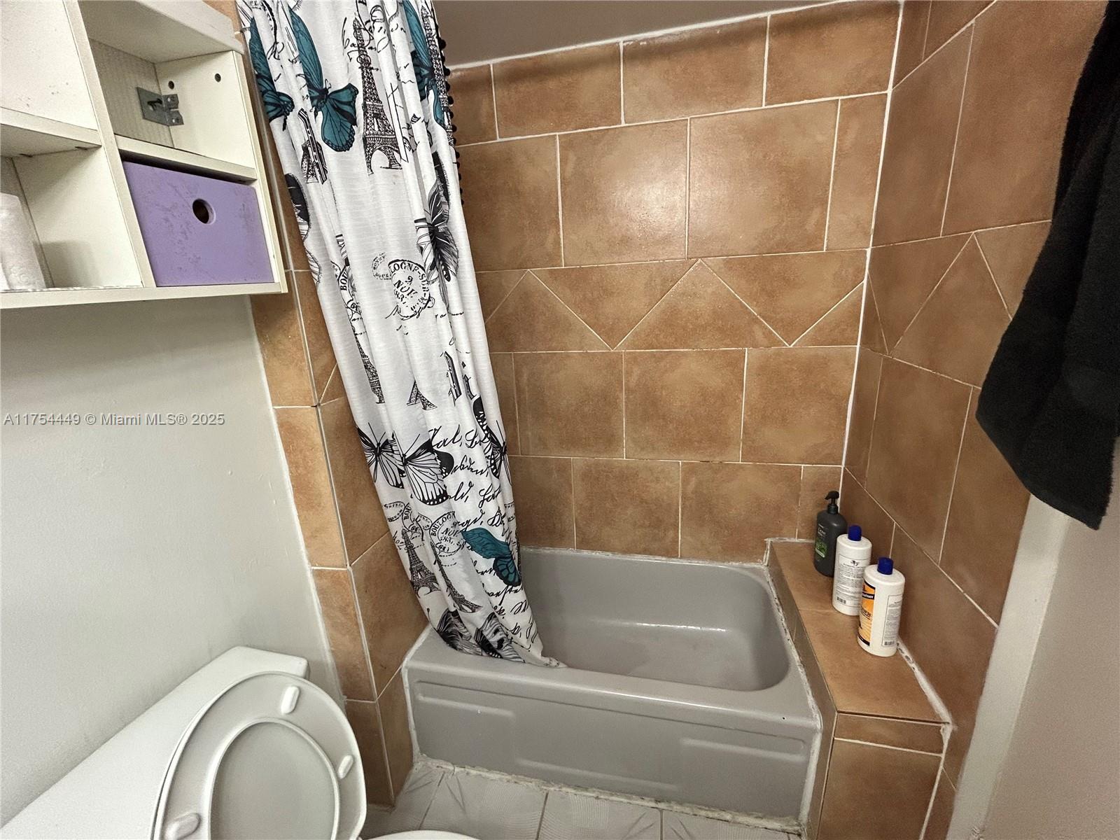 ALTAMIRA GARDENS CONDO - Residential