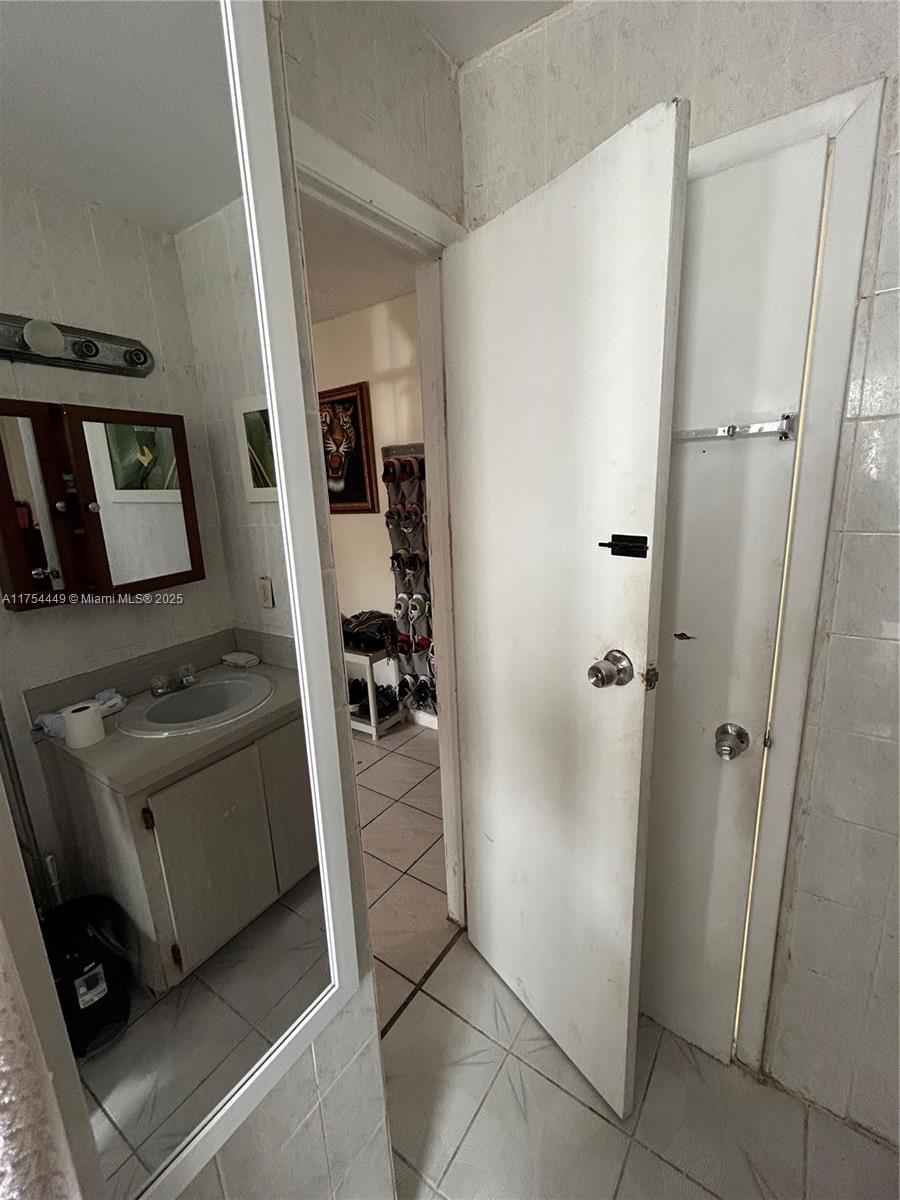 ALTAMIRA GARDENS CONDO - Residential