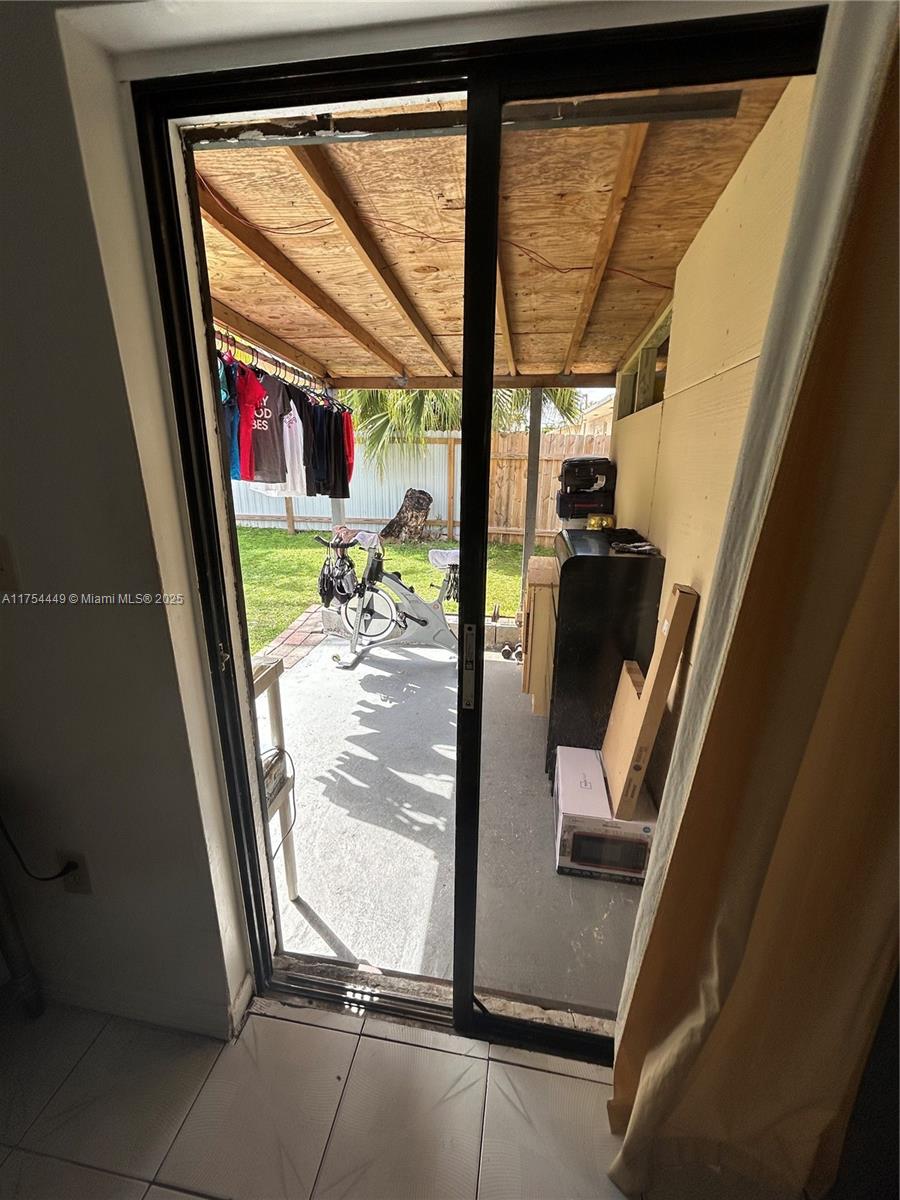 ALTAMIRA GARDENS CONDO - Residential