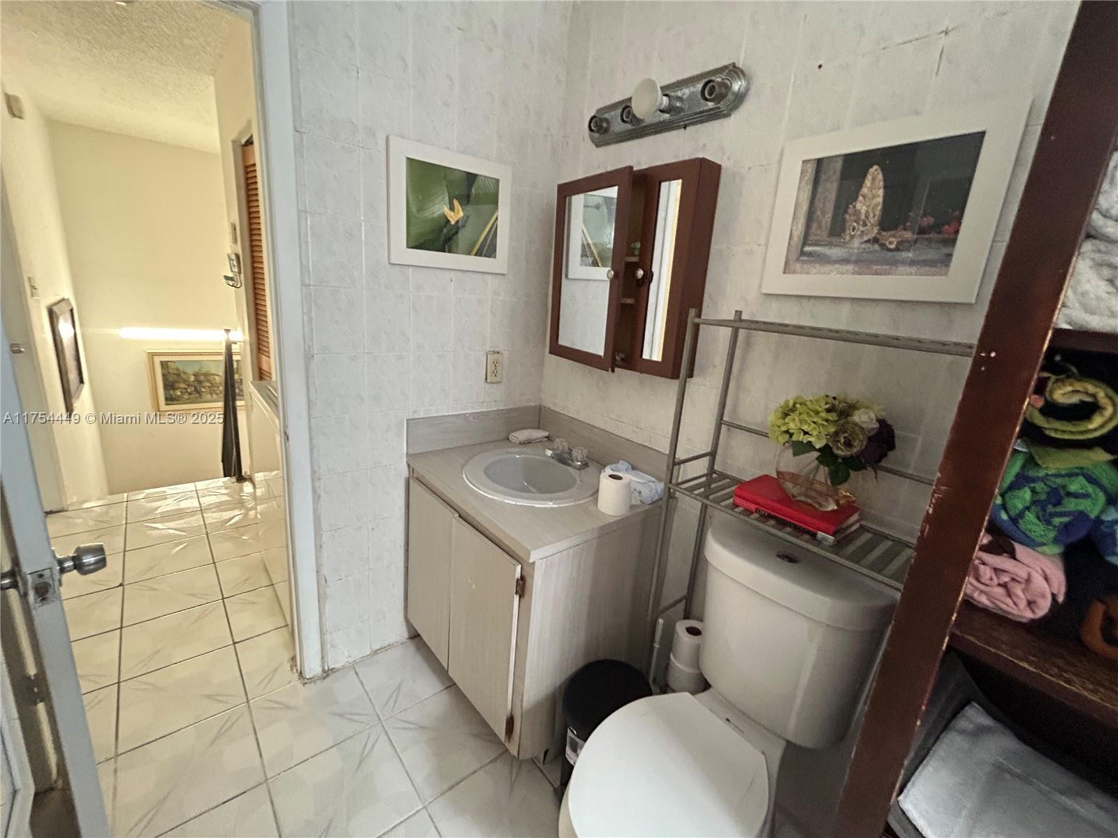 ALTAMIRA GARDENS CONDO - Residential