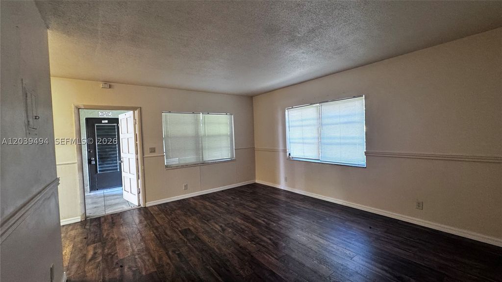 Photo of 1522 NE 34th Ct #4, Oakland Park, FL 33334 (MLS # A12039494)