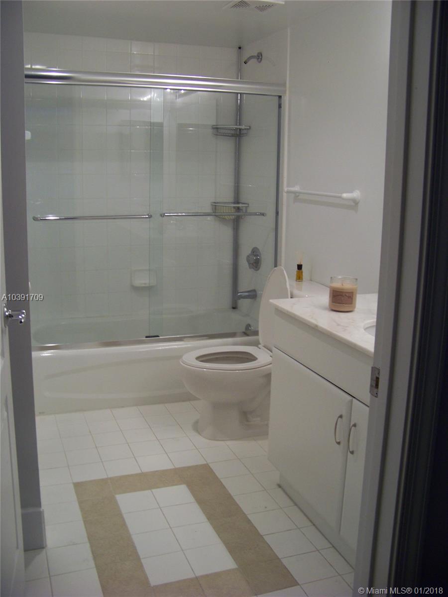 THE CLUB AT BRICKELL BAY - Residential