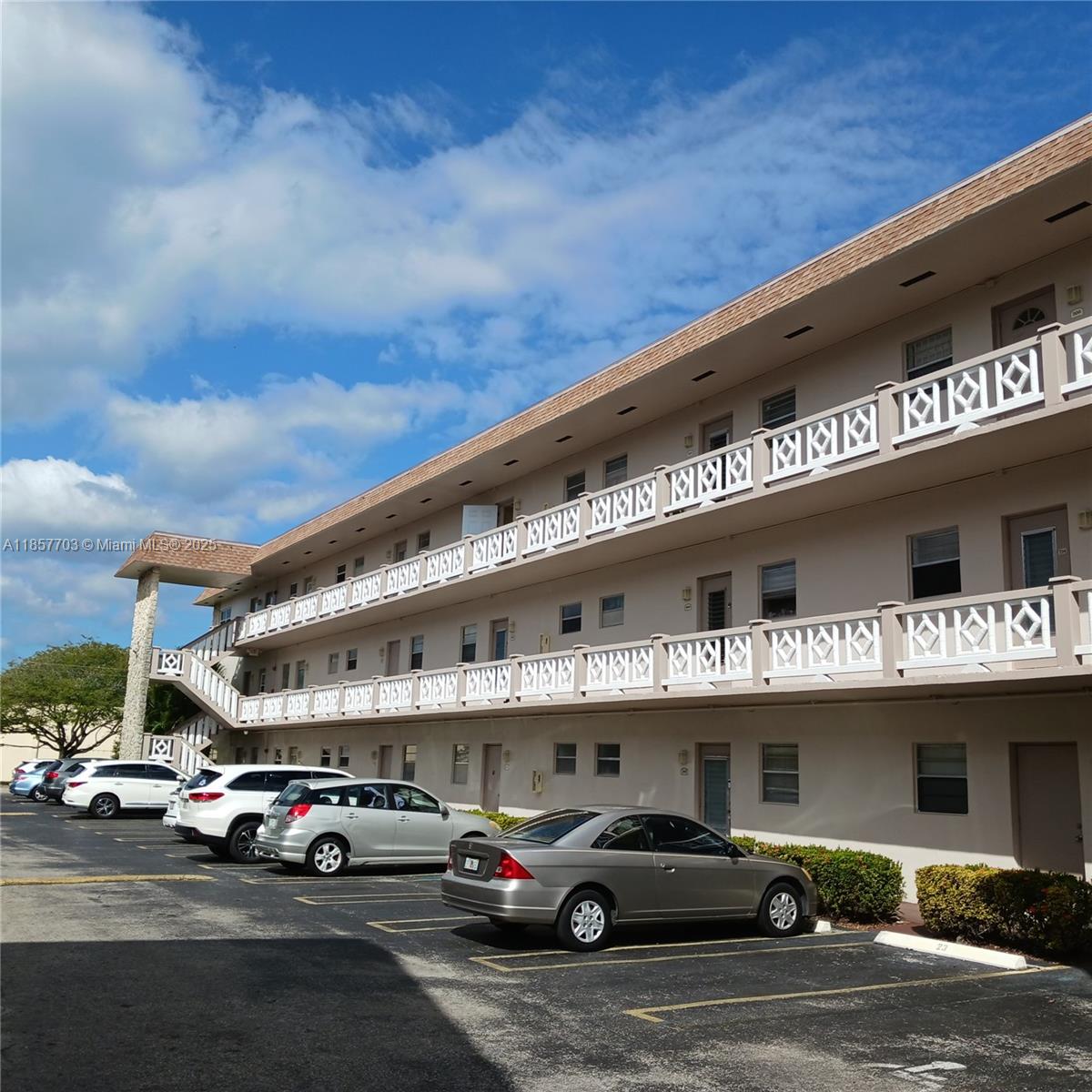 QUINSANA GARDENS CONDO - Residential Lease